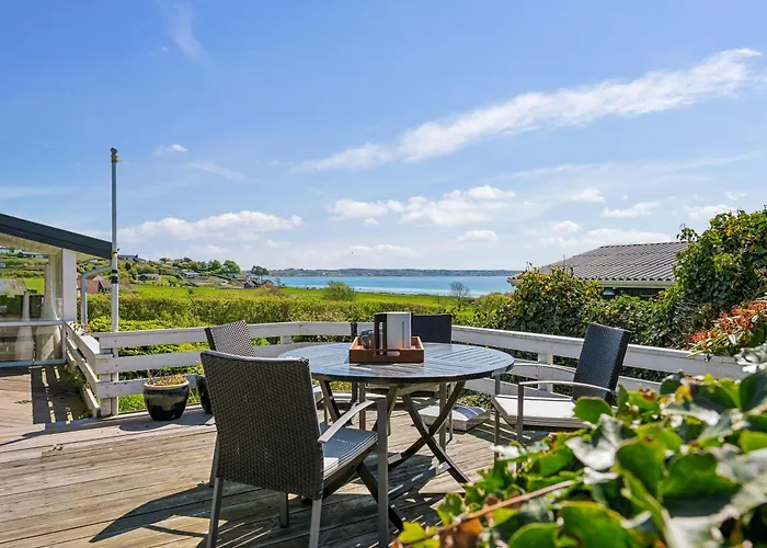 Lovely With Panoramic Views Over Vig And Mols Semesterbostad